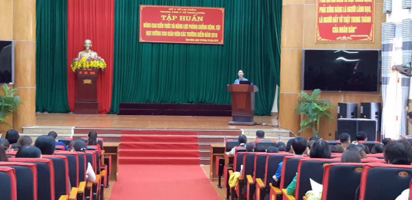 Tập huấn công tác y tế trường học năm 2018