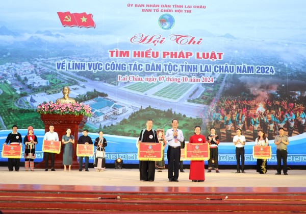 Hội thi tìm hiểu pháp luật về lĩnh vực công tác dân tộc tỉnh Lai Châu năm 2024: Đội huyện Than Uyên đạt giải Nhì toàn đoàn