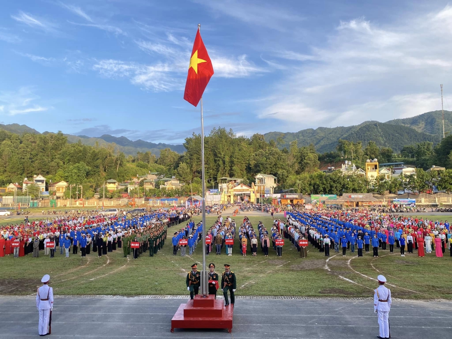 Quang cảnh Lễ thượng cờ chào năm mới