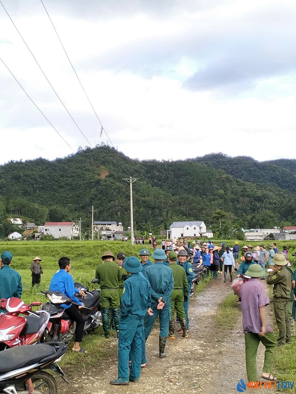 ảnh lãnh đạo, cán bộ, công chức và nhân dân xã Mường Than