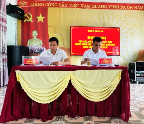 Hội nghị tiếp xúc, đối thoại giữa người đứng đầu cấp ủy, chính quyền với Nhân dân xã Pha Mu tại bản Pu Cay