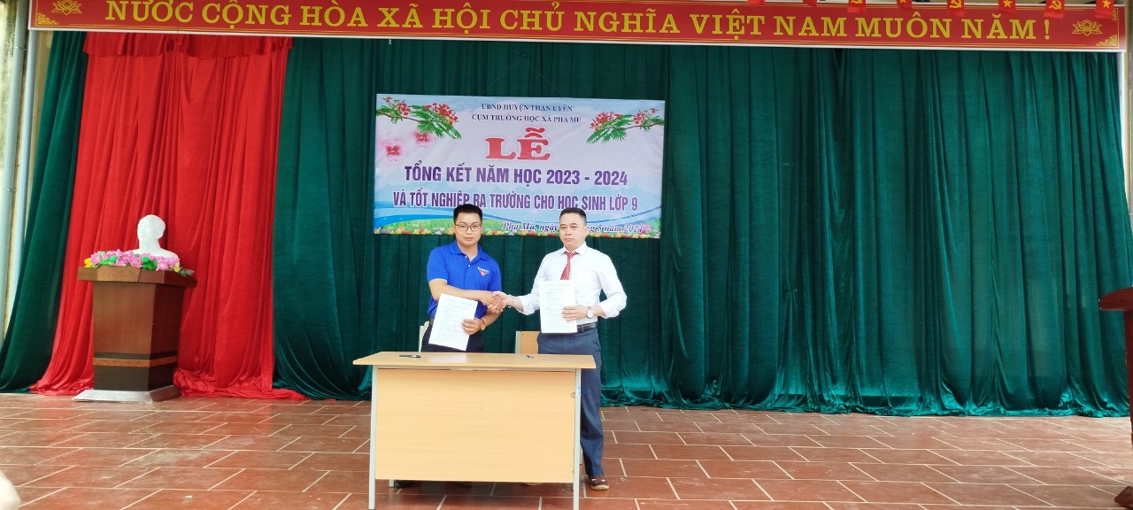 bàn giao học sinh