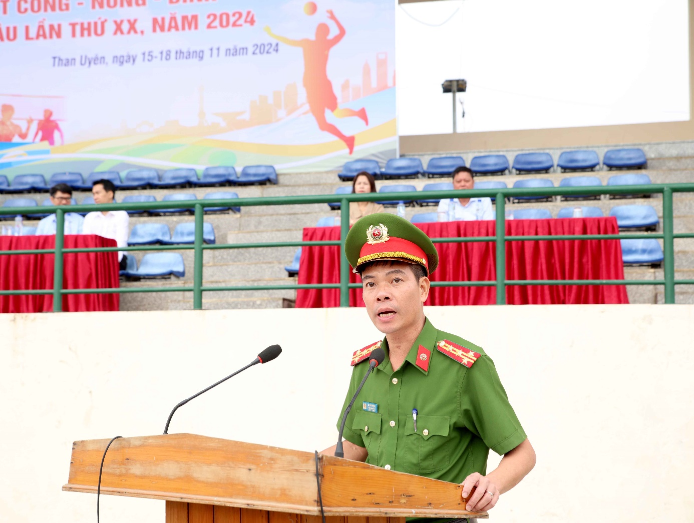 Đại tá Lê Anh Hưng - Phó Giám đốc Công an tỉnh, Trưởng Ban Tổ chức giải phát biểu khai mạc.